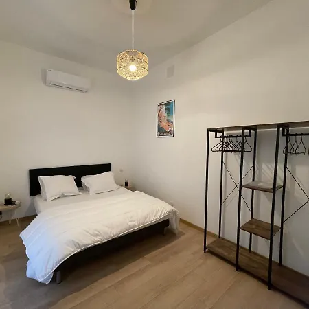 Appartement Honore, Veritable Tout A Pied, Plein Centre-ville, Plage A 5min A Pied Saint-Raphaël