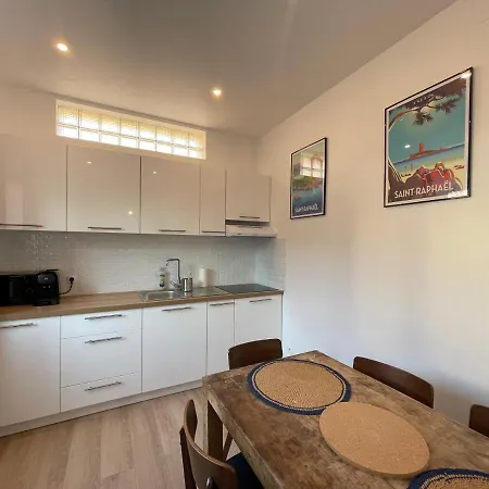 Honore, Veritable Tout A Pied, Plein Centre-ville, Plage A 5min A Pied Lejlighed *